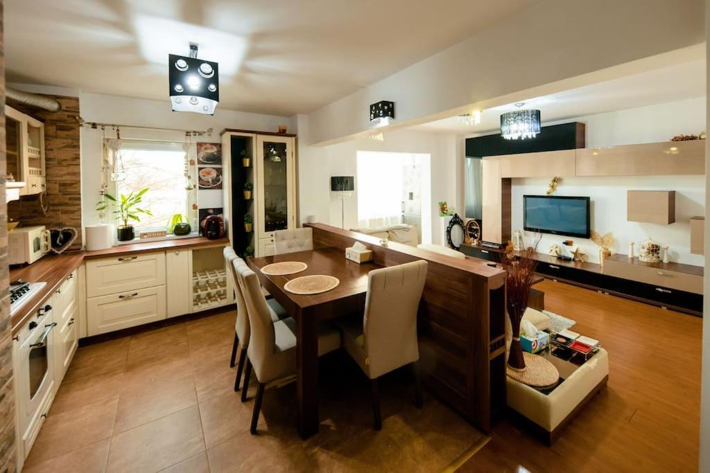 Apartament Lux Crialy - 75 M2 - Free Parking Timisoara Ngoại thất bức ảnh