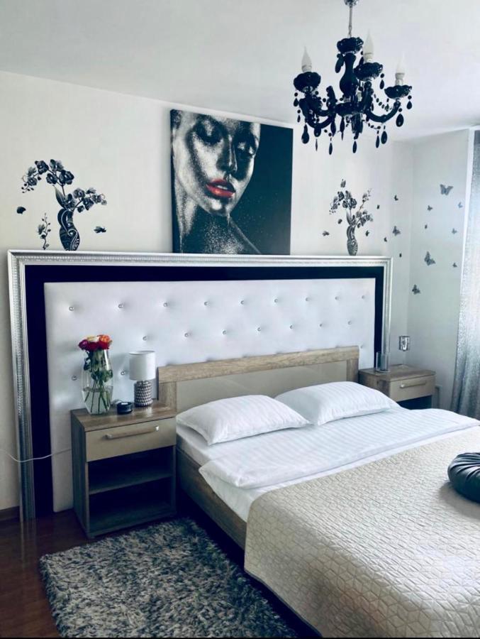Apartament Lux Crialy - 75 M2 - Free Parking Timisoara Ngoại thất bức ảnh